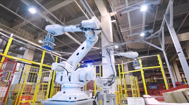 刘强东,孵化300万狼族机器军团