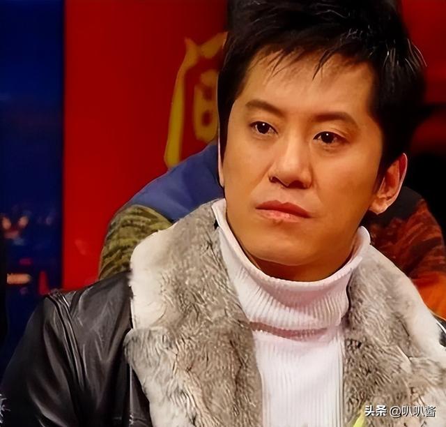 他8次上春晚，作死被捕入狱	，如今56岁无人问津，沦落到四处走穴