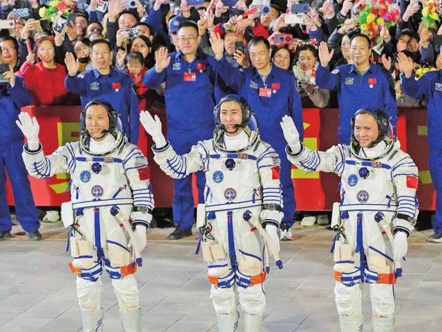 祝贺神舟二十一号发射成功！西工大一路助航！