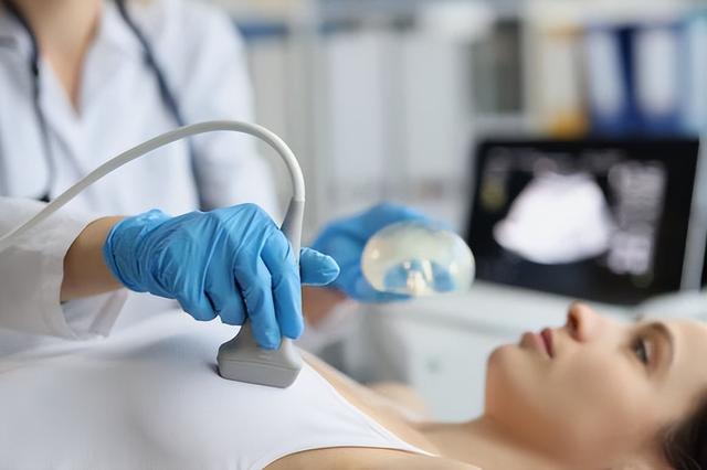 女人乳腺增生，有哪些症状？呵护乳房健康，从认识这3点细节开始