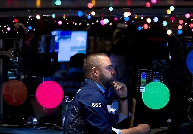 黄金账户缩水暴跌，先别急着抛售，看懂这3个信号才能利益最大化