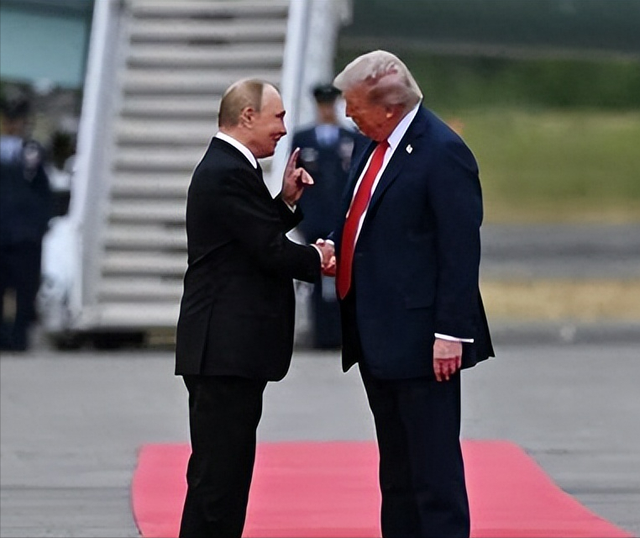 中方不许两件事发生，48小时不到，美国选择放人	，俄方感谢特朗普