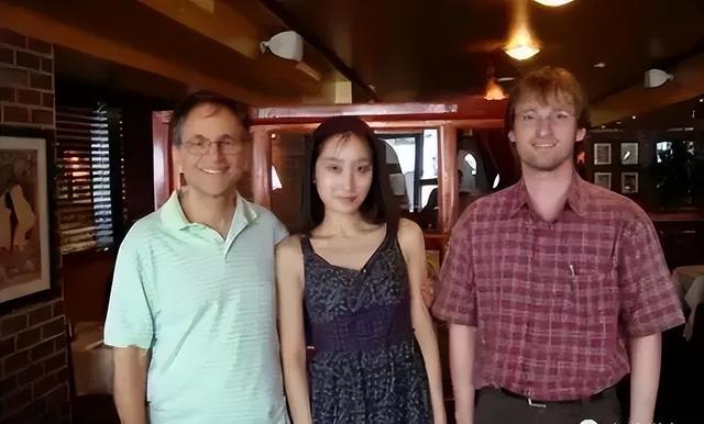 上海交大校花钱璐璐，39岁留美拿终身教职，却因婚姻四次惹争议