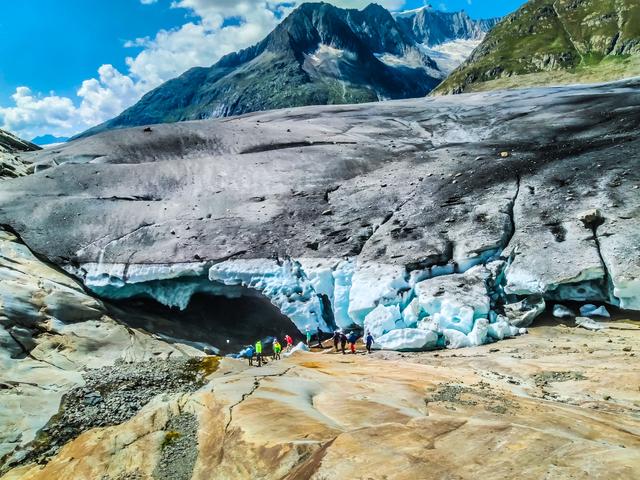 瑞士阿莱奇冰川徒步｜站在巨大冰川前那一刻，我知道什么叫震撼