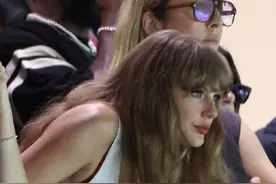 35岁“霉霉”现身超级碗现场，为橄榄球明星男友助威图片