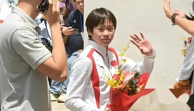 “捐款风波”持续发酵！专家称应拆全红婵雕像，陈芋汐果然没说错