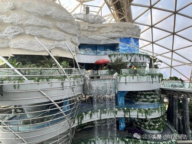 狂欢节后，青岛东方伊甸园景区将“南瓜”们堆成“垃圾山”？