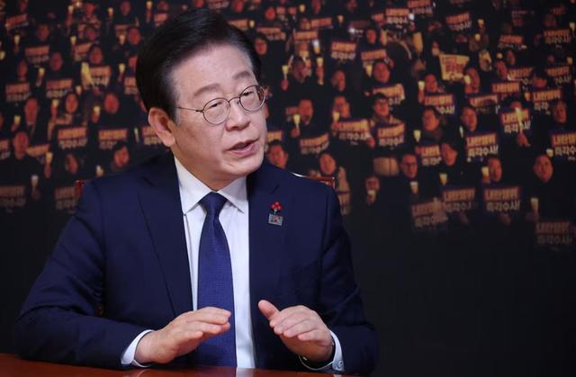 李在明一刻也等不了，要在明年第一个访华	，当面劝中方放日本一马