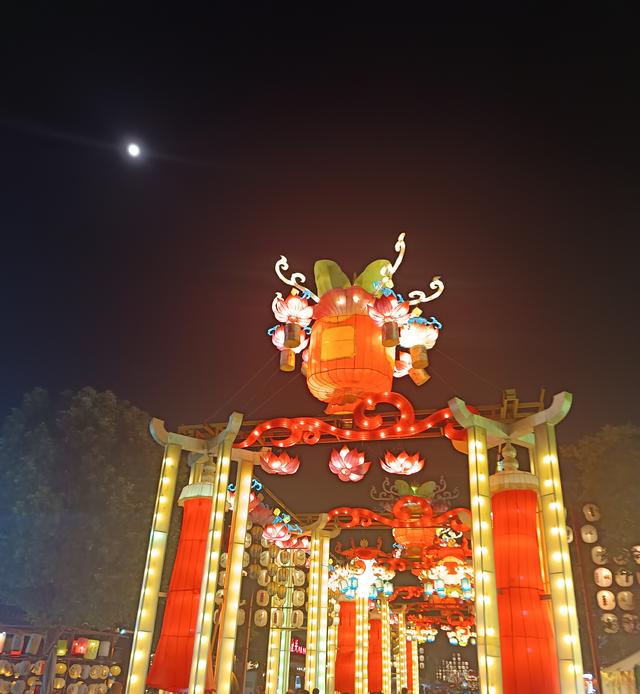 芜湖有什么好玩的，鸠兹古镇逛一逛