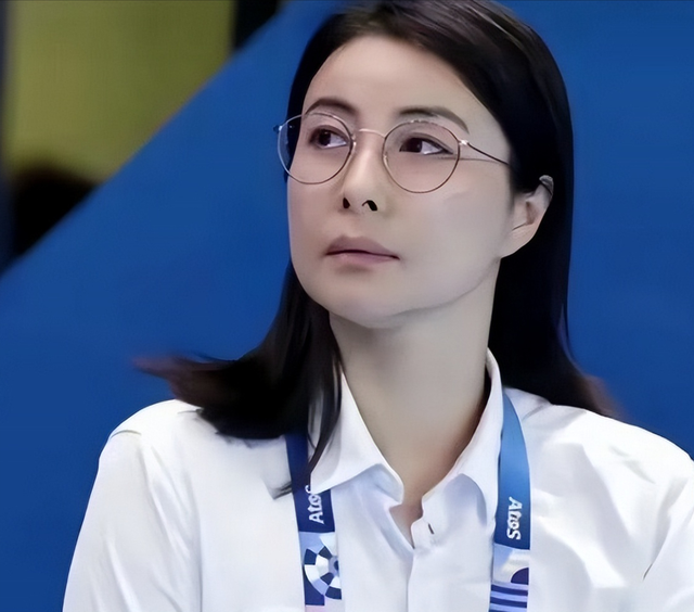 官方对郭晶晶的称呼变了	，三字之差释放强烈信号，霍震霆全说对了