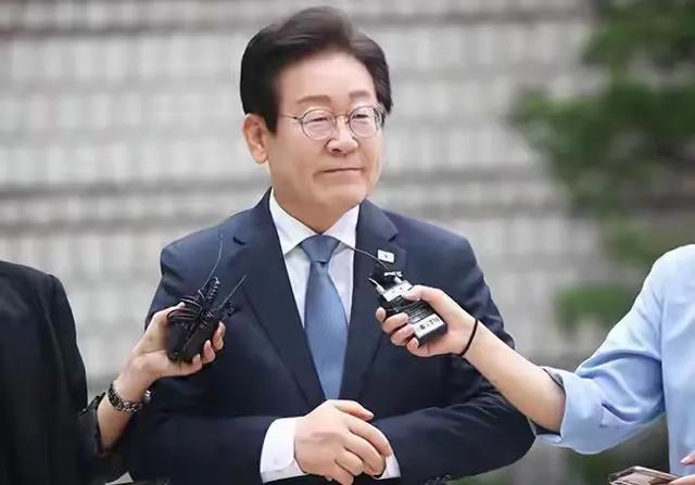 首位拒绝出席中国阅兵的总统出现？既是意料之外，又在情理之中