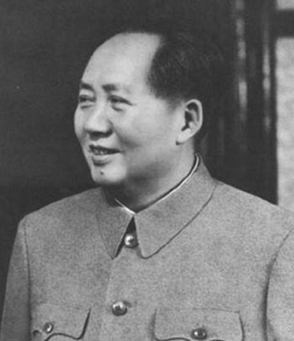 1976年，毛主席去世，华国锋凌晨召开紧急会议，决定了三件事