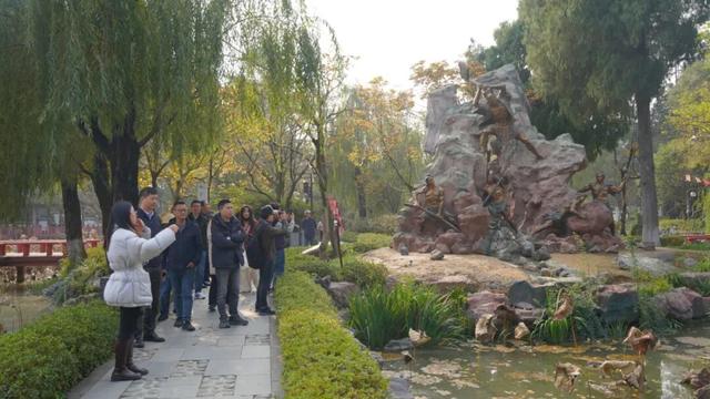 郫都区互联网文化协会成功举办望丛祠文化探访暨座谈交流活动