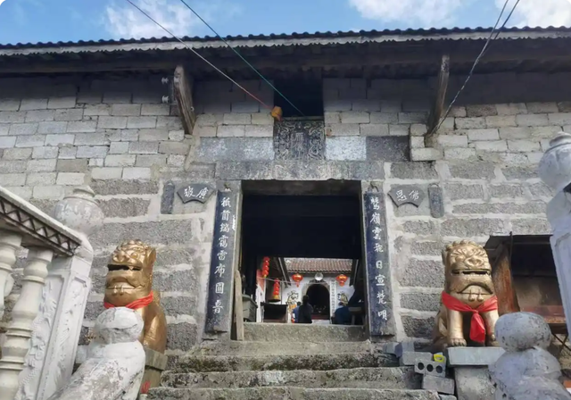 贵州奇特的千年古寺，规模不大堪比布达拉宫，观音太多令人费解