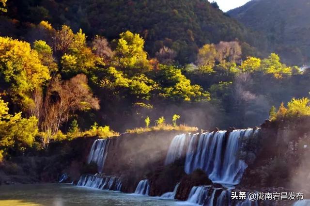 官鹅秋韵：在层林尽染中遇见“秋水天长”