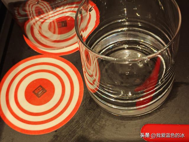 在广州入住这家酒店寻找“RED”，想起了大家来找茬游戏