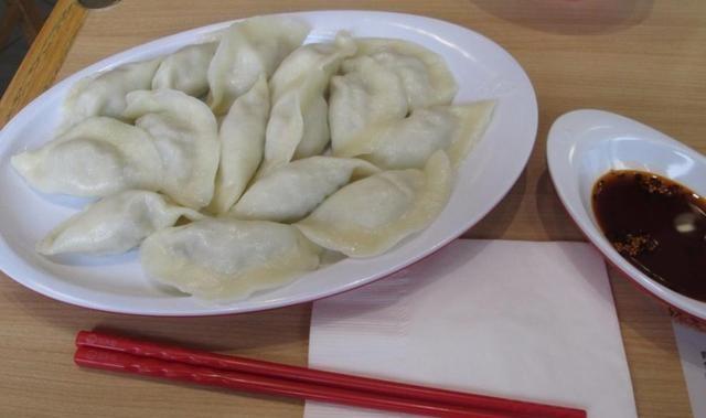 “上午立冬大雪封门，下午立冬单衣过冬”，今年立冬上午还是下午