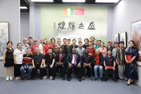“盛世辉煌——当代艺术名家邀请展”亮相百年珍藏艺术馆图片