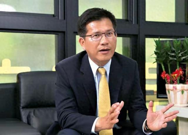 菲律宾闯大祸了，中方发大火，已通知后果自负，菲坐滩船迎来结局