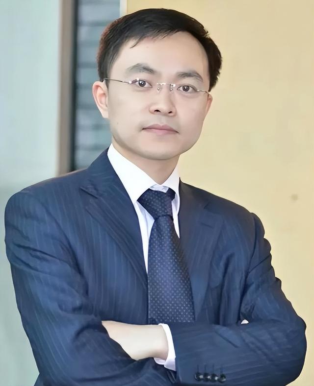 世道不公平！2023年蔡磊抱怨：我爷爷50岁去世，父亲47岁离世