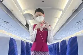 我叫余燕，今年32岁，是一名空姐，不久前我被家里安排了一次相图片