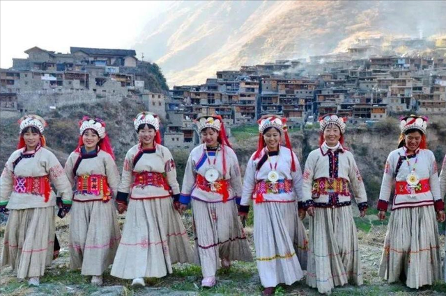 四川木里县：与世隔绝的村庄里，竟有近半数人家实行一妻多夫制？