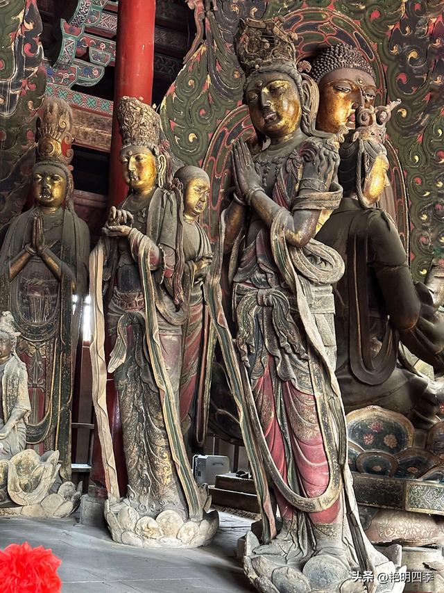 华严寺：“八大辽构”之七，拥有最美辽塑菩萨和最美古代书橱