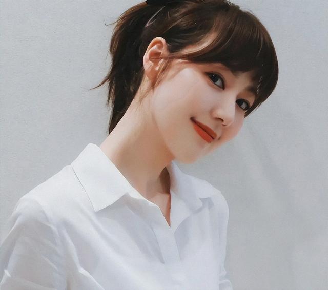 私生活纷乱、被央台开除、陪睡上位？王冠身上的标签到底有多离谱