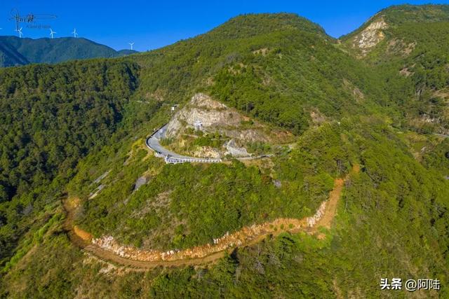 大理郊外的G214国道有个观景台,是只适合骑友去打卡的好去处