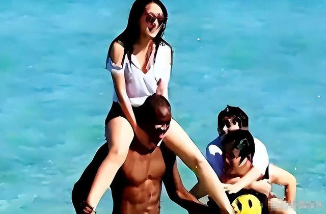 被黑人驮肩上，和孔令辉同居11年的马苏，终为自己的风流付出代价