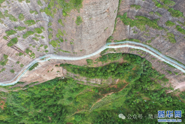 险奇峻秀云华山