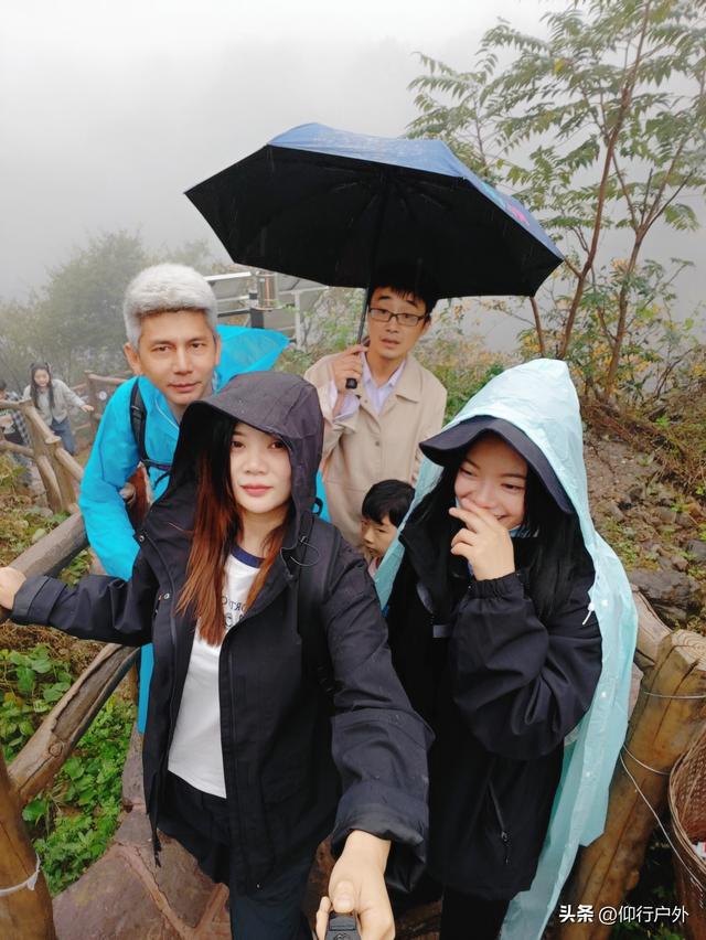 南太行D5万仙山景区郭亮村挂壁公路