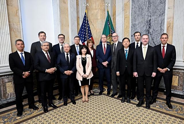 特朗普向全球发出通牒：180天内必须对中国动手，不帮忙就加税