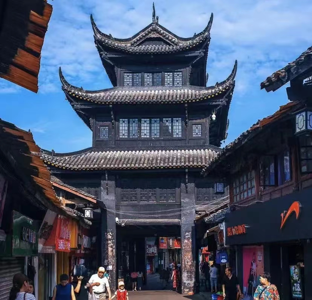 在剑阁，探索古迹与自然的完美之旅