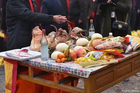 上坟的贡品能带回家吗图片