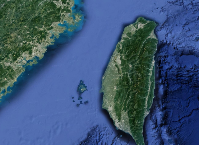 特朗普连开3枪，公开否定台湾属于中国？国民党递出一句话