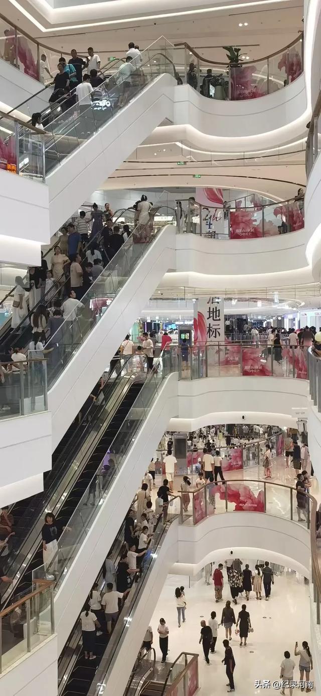 聚焦于旅游领域，会发现，菏泽在诸多层面着实难以与商丘相媲美
