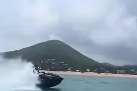 暴雨突降被困海中！11名游客仅1位向导：全部跟丢、冷得发抖！官方连发2次通报图片