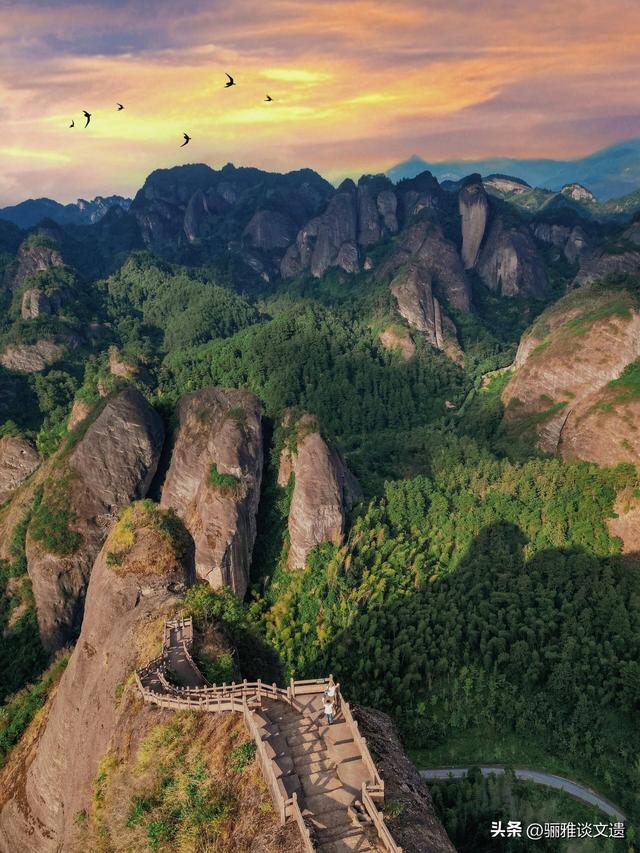 亿万年雕琢的红色奇观，中国八大世界遗产丹霞地貌，应该怎么游？