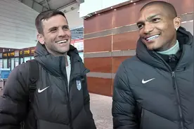 大连英博引援有悬念，邓涵文缺席三镇训练 杨明洋+周定洋跑动拉满图片