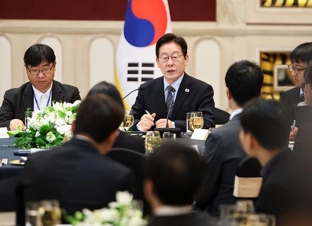 不出中国所料	，李在明刚离开日本，韩国就喊话中国：希望平分黄海