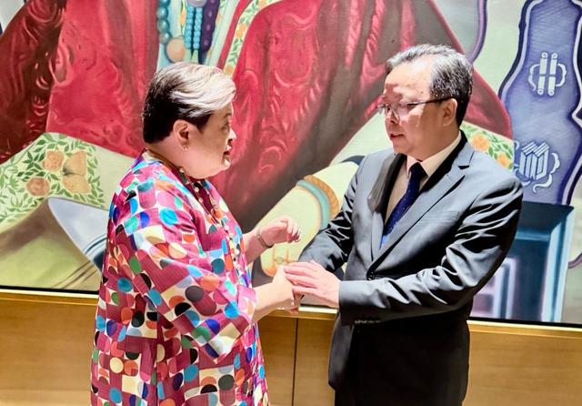 早料到菲方会来这一招：中国驻菲大使离任，马科斯当众送他一句话