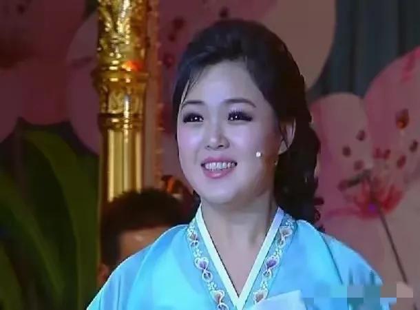 朝鲜第一夫人李雪主早期美图，让人感受到一种纯真与质朴