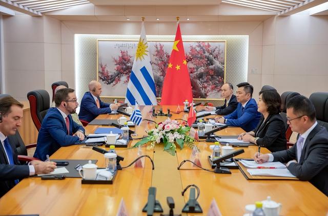 高市早苗拒绝认错，乌克兰派人飞来北京，带来一个中方想要的承诺