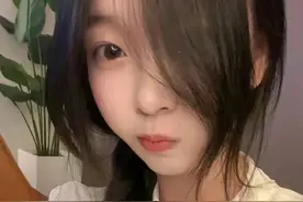 17岁女高中生怀孕，厕所产下男婴，竟然不知道孩子父亲是谁图片