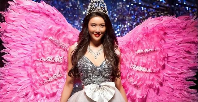 李泽楷被她迷得神魂颠倒，林丹为她不顾妻儿	，她究竟有什么魅力？