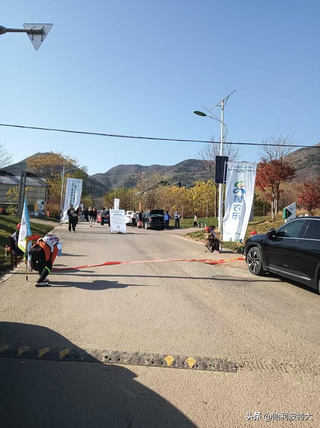 怒征西山公园，立在539.8米的顶峰