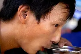 俗语“吃饭大汗，一生白干”，有科学依据吗，早知道早受益图片