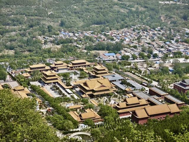 游览青州市知名景点龙兴寺