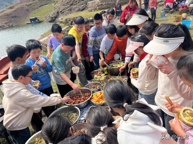 中央定调：中小学春秋假正式落地，多地已经实行，家长们高兴了
